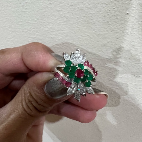Very nice emerald green,Ruby and white stones white gold finger ring size 8 - Picture 1 of 3